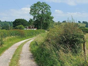 4 bedroom detached house to rent