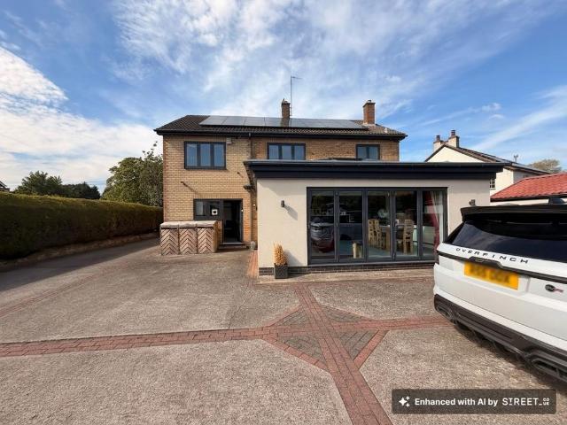 4 bedroom detached house to rent