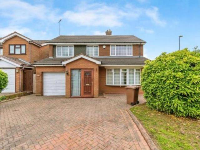 4 bedroom detached house to rent