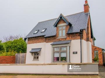 4 bedroom detached house to rent