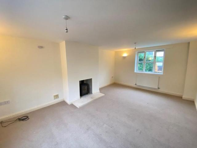 4 bedroom detached house to rent