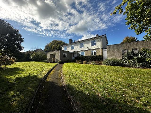 4 bedroom detached house to rent
