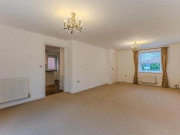 4 bedroom detached house to rent