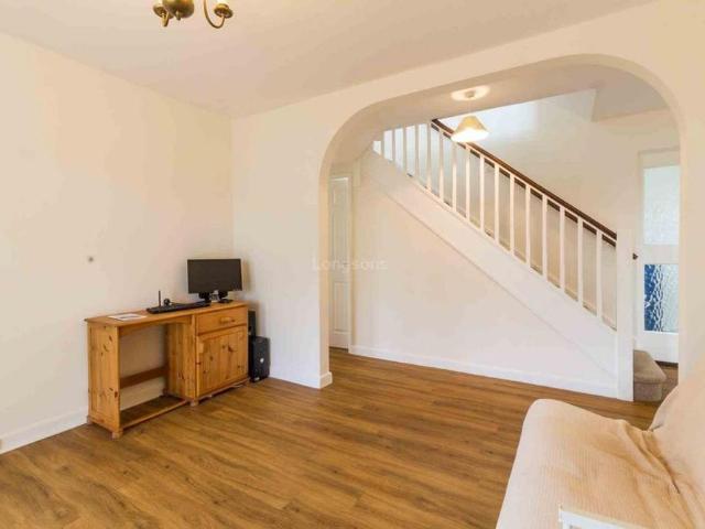 4 bedroom detached house to rent