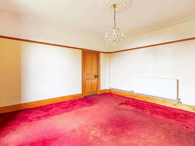 4 bedroom detached house to rent
