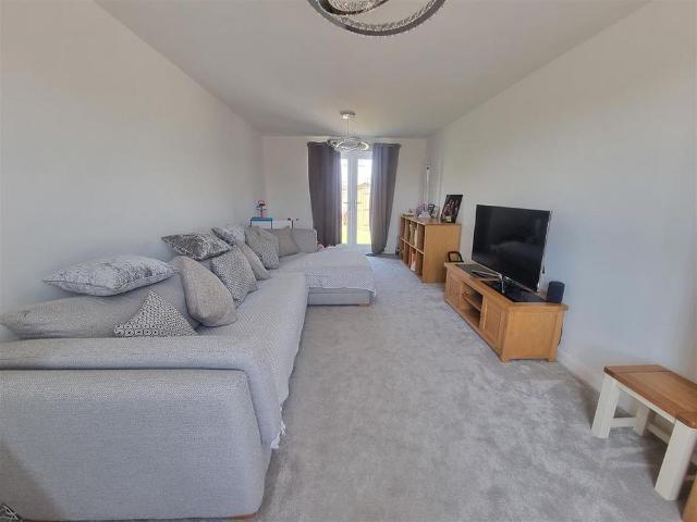 4 bedroom detached house to rent