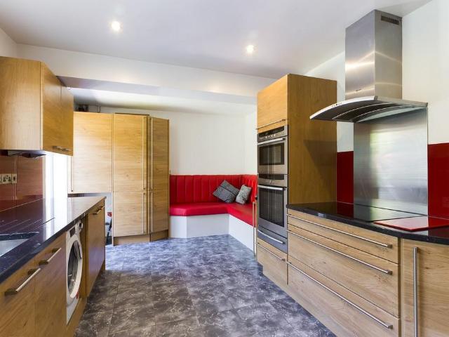 4 bedroom detached house to rent