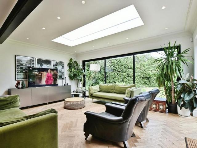 4 bedroom detached house to rent