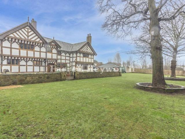 4 bedroom detached house to rent