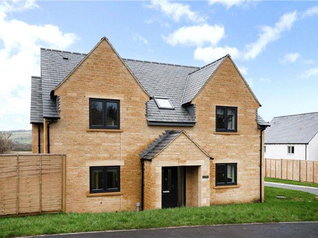 4 bedroom detached house to rent
