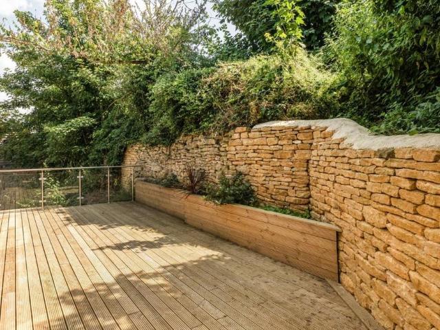 4 bedroom detached house to rent
