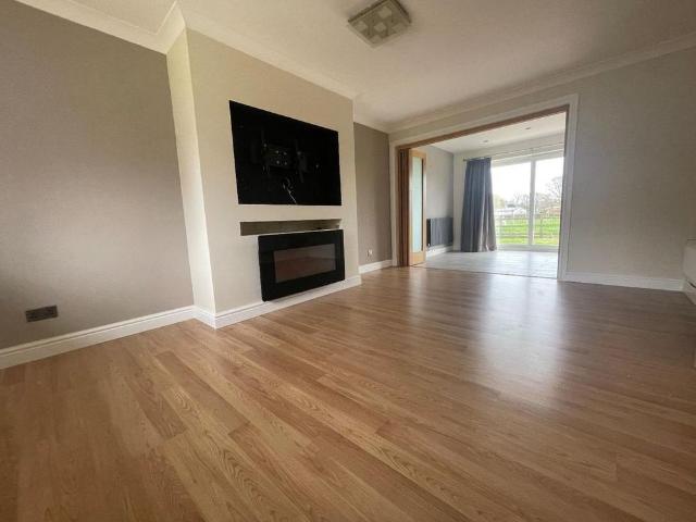 4 bedroom detached house to rent