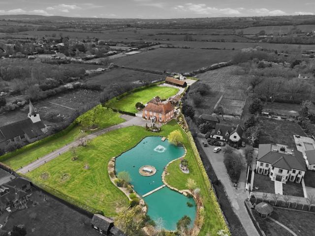 4 bedroom detached house to rent