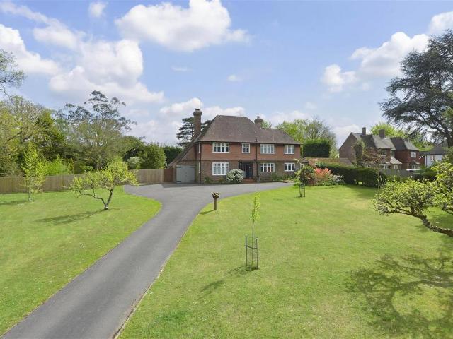 4 bedroom detached house to rent