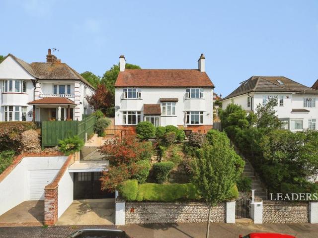 4 bedroom detached house to rent