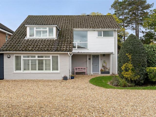 4 bedroom detached house to rent