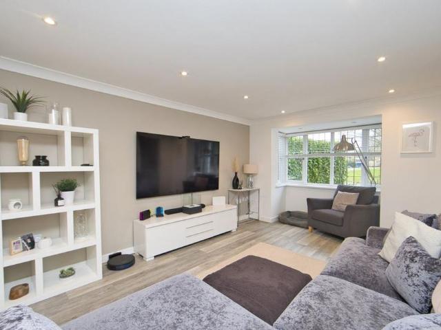 4 bedroom detached house to rent