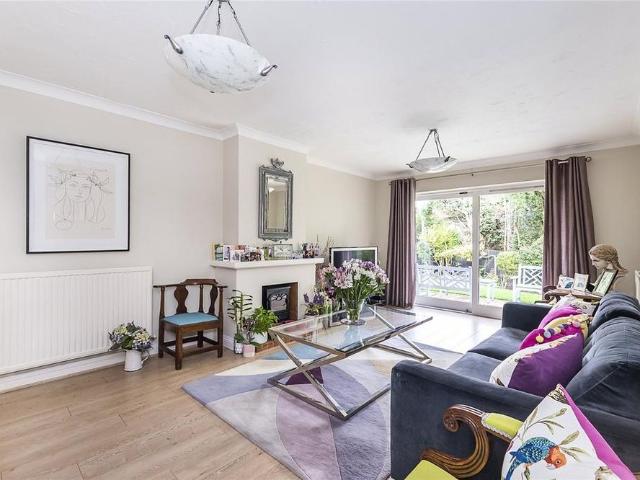 4 bedroom detached house to rent