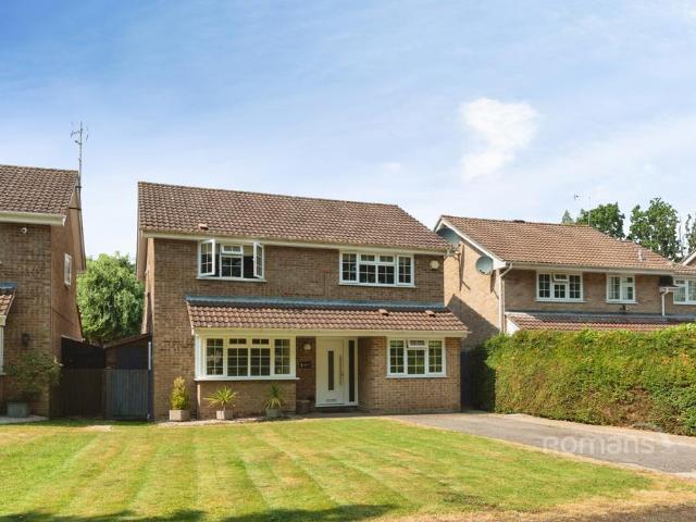4 bedroom detached house to rent