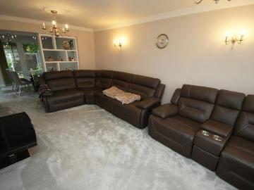 4 bedroom detached house to rent