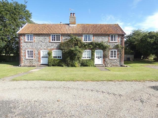 4 bedroom detached house to rent