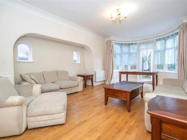 4 bedroom detached house to rent