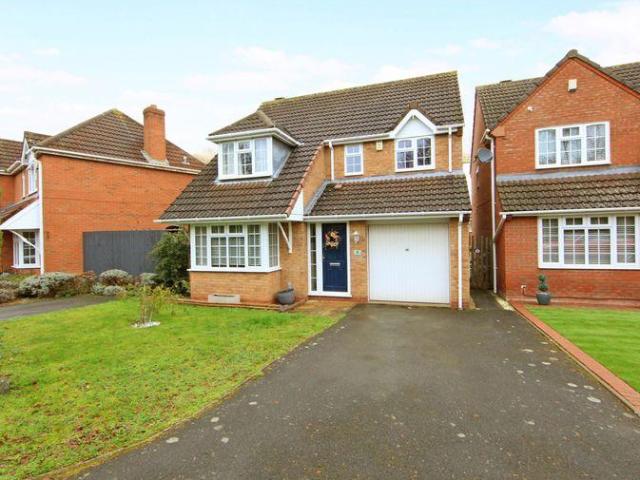 4 bedroom detached house to rent