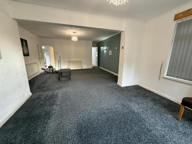 4 bedroom detached house to rent