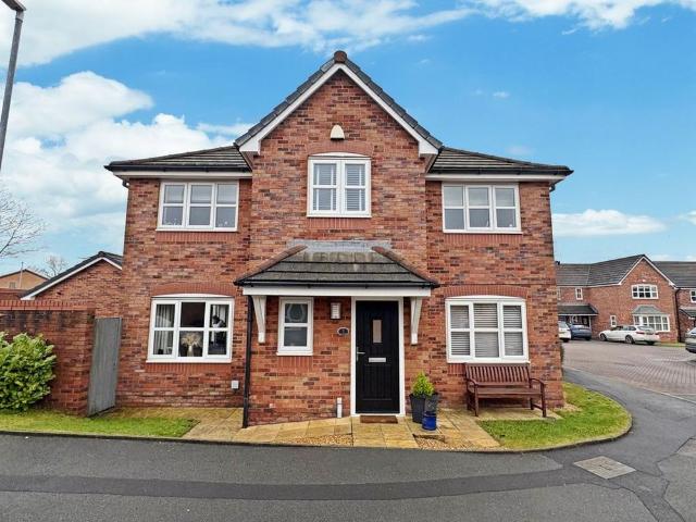 4 bedroom detached house to rent