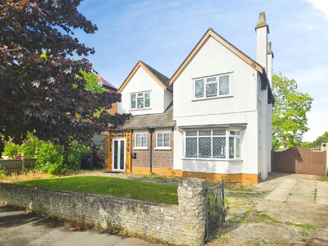 4 bedroom detached house to rent