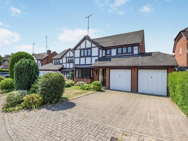 4 bedroom detached house to rent
