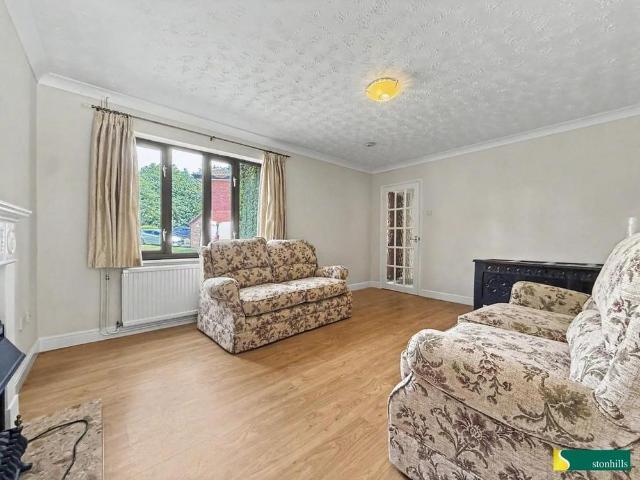 4 bedroom detached house to rent
