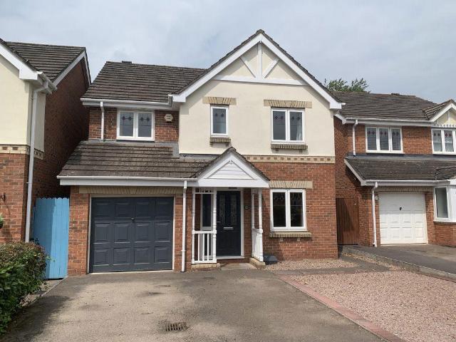 4 bedroom detached house to rent