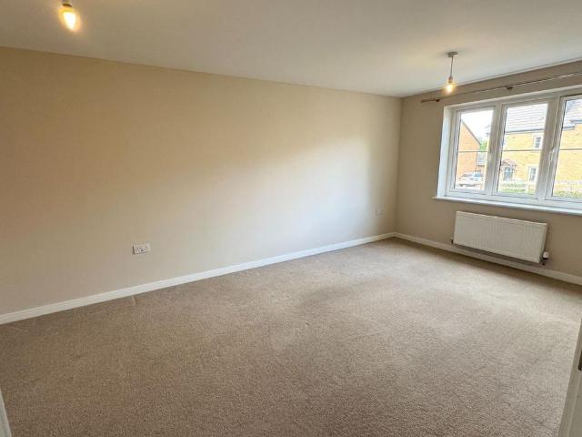 4 bedroom detached house to rent