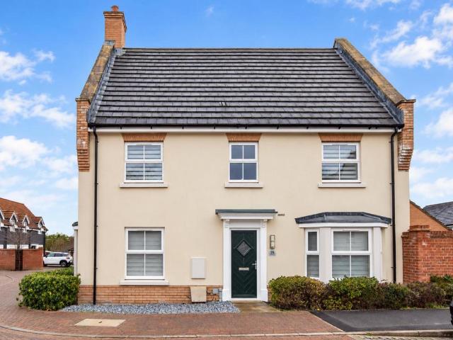 4 bedroom detached house to rent