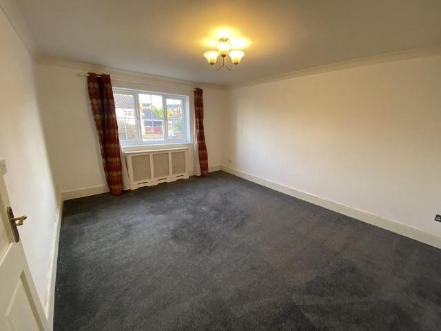 4 bedroom detached house to rent