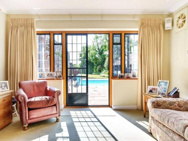4 bedroom detached house to rent