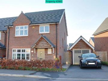 4 bedroom detached house to rent