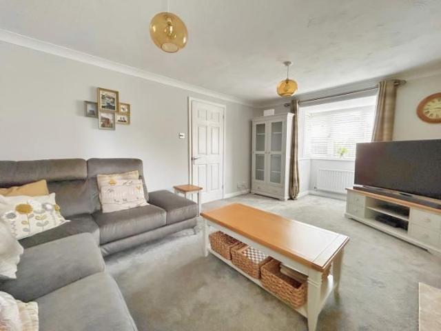 4 bedroom detached house to rent