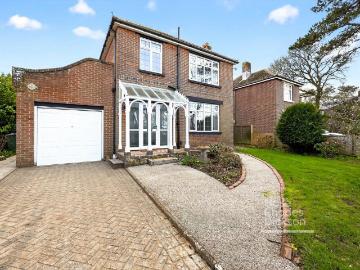 4 bedroom detached house to rent