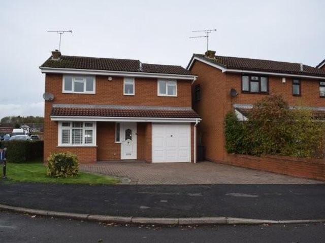 4 bedroom detached house to rent
