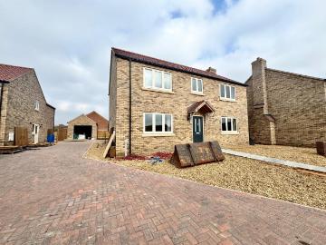 4 bedroom detached house to rent