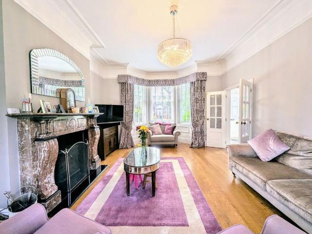4 bedroom detached house to rent