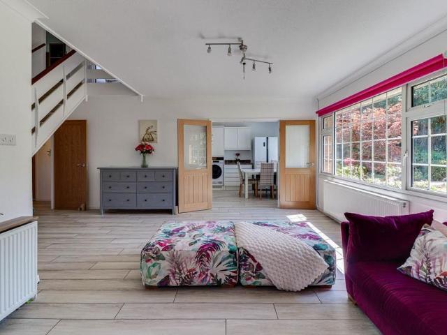 4 bedroom detached house to rent