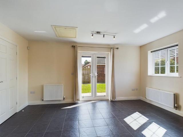 4 bedroom detached house to rent