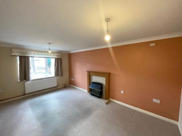 4 bedroom detached house to rent