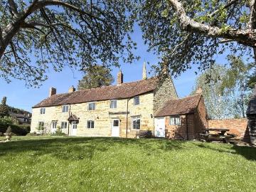 4 bedroom detached house to rent
