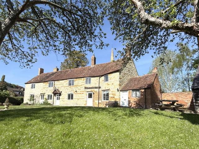 4 bedroom detached house to rent