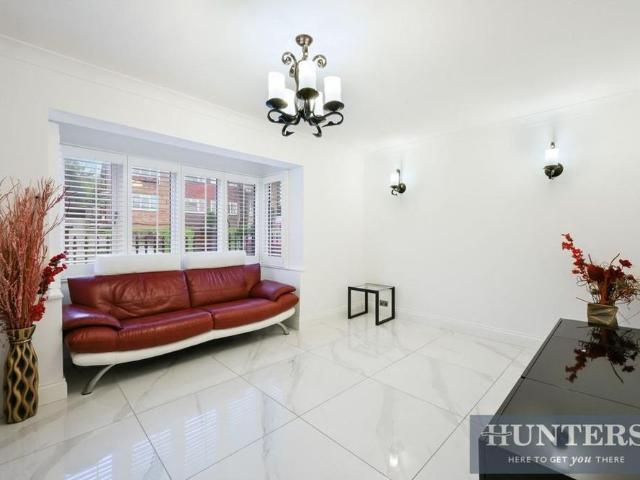 4 bedroom detached house to rent