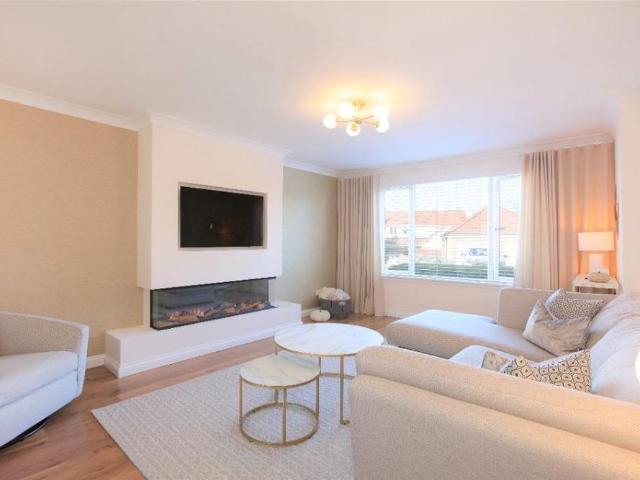 4 bedroom detached house to rent